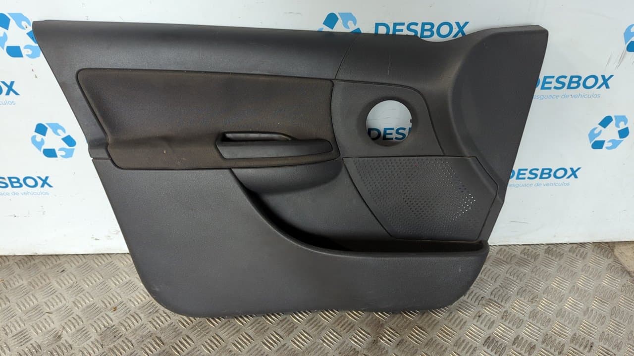 Recambio de GUARNECIDO PUERTA DELANTERA IZQUIERDA para CITROEN C3 1.4 Audace KFVTU3JP referencia OEM IAM 9653076777 - GRIS