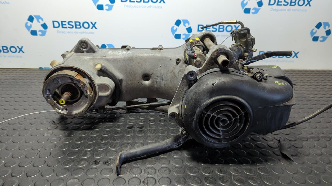 Recambio de MOTOR  para YAMAHA AEROX 50 Aerox R 5AD referencia OEM IAM 5AD - NEGRO 2