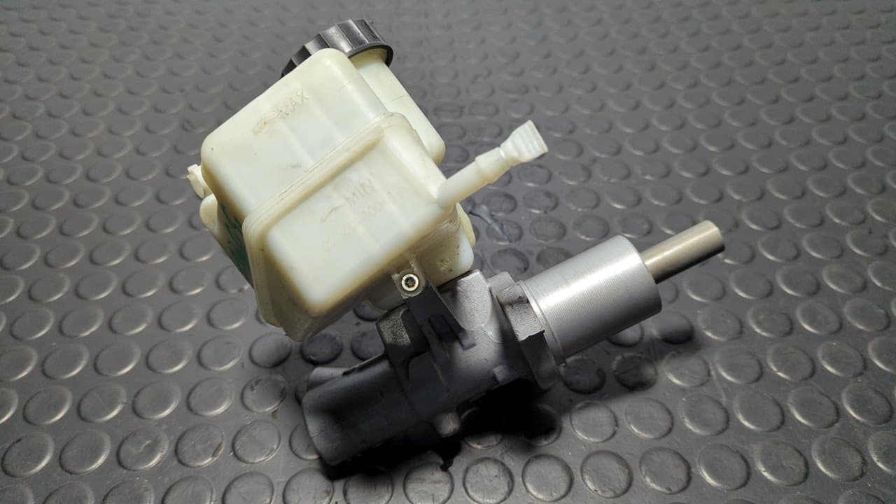 Recambio de BOMBA FRENO para MERCEDES-BENZ CLASE E (W212) FAMILIAR 200 CDI BlueEfficiency (212.205) OM651925 referencia OEM IAM A2044300002 - VERDE 5