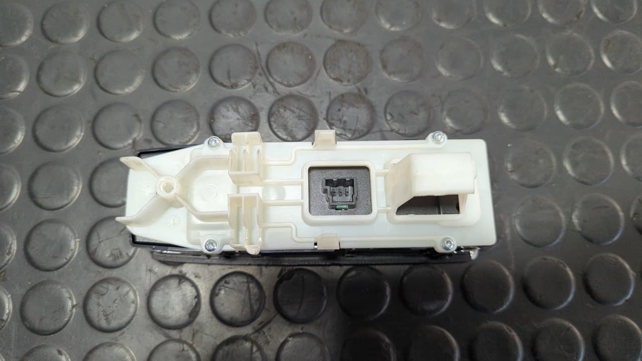 Recambio de MANDO ELEVALUNAS DELANTERO IZQUIERDO para MERCEDES-BENZ CLASE E (W212) FAMILIAR 200 CDI BlueEfficiency (212.205) OM651925 referencia OEM IAM A2049055302 - VERDE 3