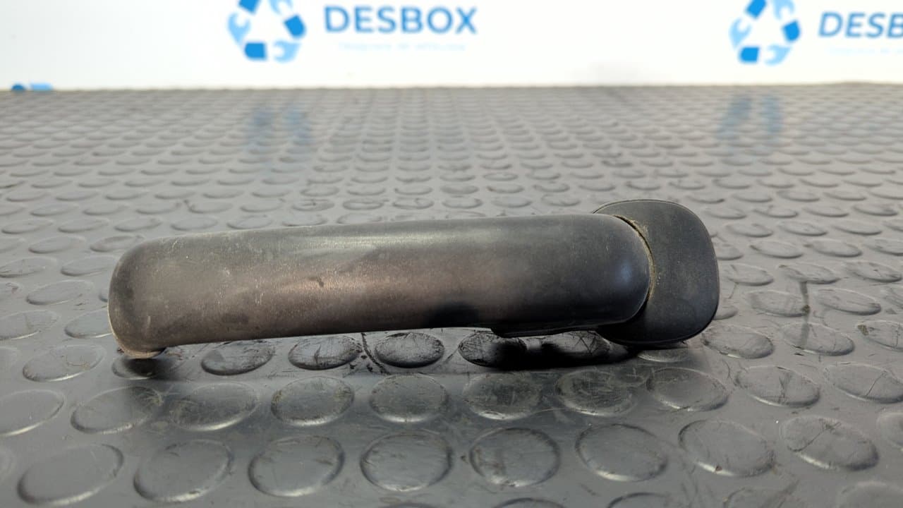 Recambio de MANETA DELANTERA DERECHA para NISSAN TERRANO/TERRANO.II (R20) Comfort TD27T referencia OEM IAM 930318 - NEGRO