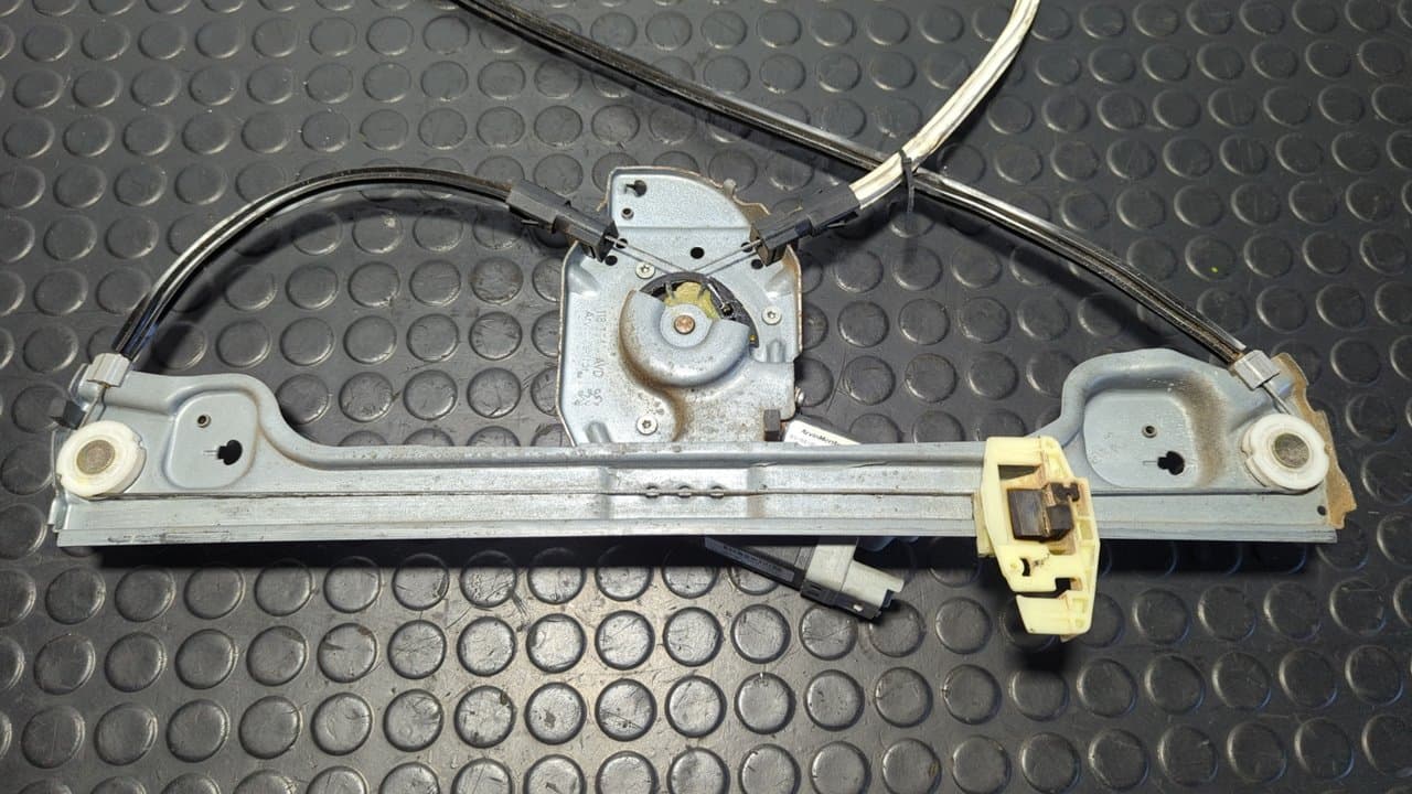 Recambio de ELEVALUNAS DELANTERO DERECHO para PEUGEOT 1007 Dolce NFU referencia OEM IAM 9648051780 - GRIS 6