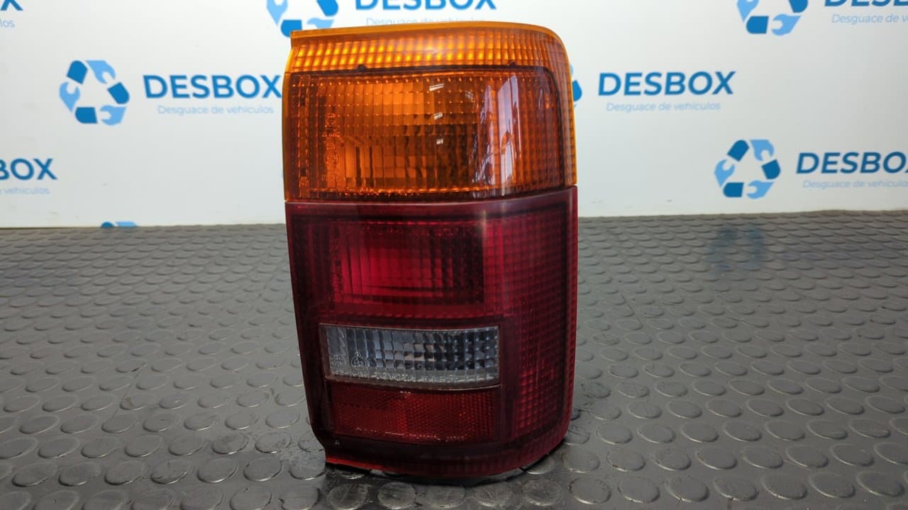 Recambio de PILOTO TRASERO DERECHO para TOYOTA HILUX (KUN) Double Cab 4X4 2L-TE referencia OEM IAM 3308910 - VERDE
