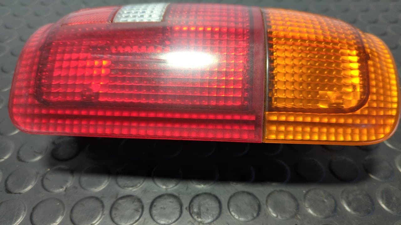Recambio de PILOTO TRASERO DERECHO para TOYOTA HILUX (KUN) Double Cab 4X4 2L-TE referencia OEM IAM 3308910 - VERDE 8