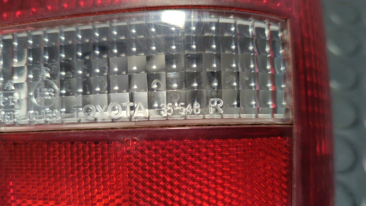Recambio de PILOTO TRASERO DERECHO para TOYOTA HILUX (KUN) Double Cab 4X4 2L-TE referencia OEM IAM 3308910 - VERDE 7
