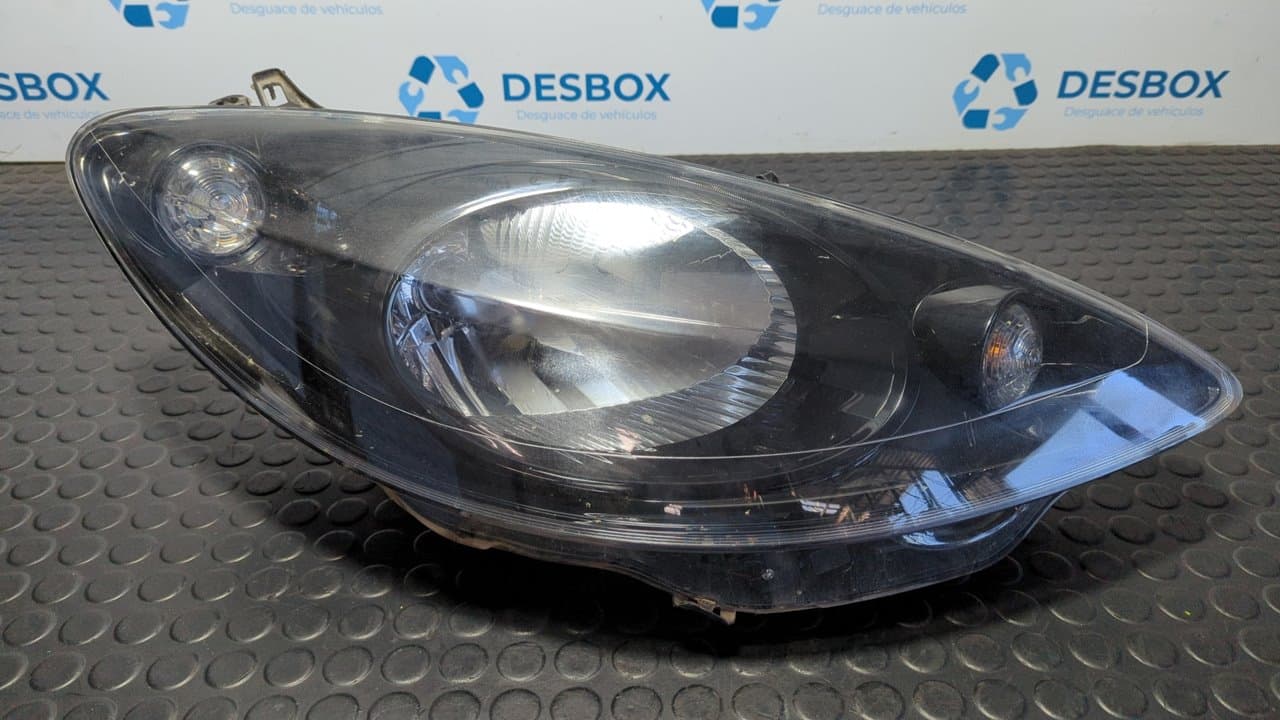 Recambio de FARO DERECHO para PEUGEOT 1007 Dolce NFU referencia OEM IAM 89900066 - GRIS