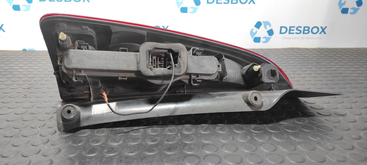 Recambio de PILOTO TRASERO DERECHO para RENAULT ESPACE IV (JK0) Grand Espace Initiale P9X701 referencia OEM IAM 8200027152 - NEGRO 7