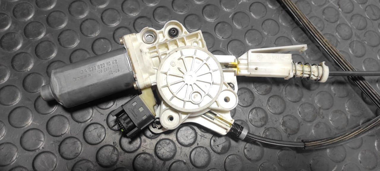 Recambio de ELEVALUNAS DELANTERO IZQUIERDO para MERCEDES-BENZ CLASE CLK (W209) COUPE 2.7 CDI 20V CAT OM612967 referencia OEM IAM 130821921 - AZUL 8
