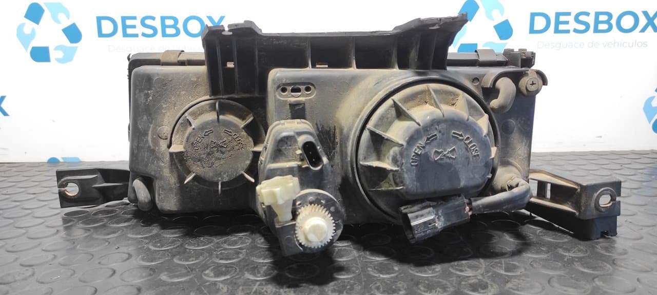 Recambio de FARO DERECHO para SSANGYONG MUSSO 2.9 D OM662 - ROJO 4