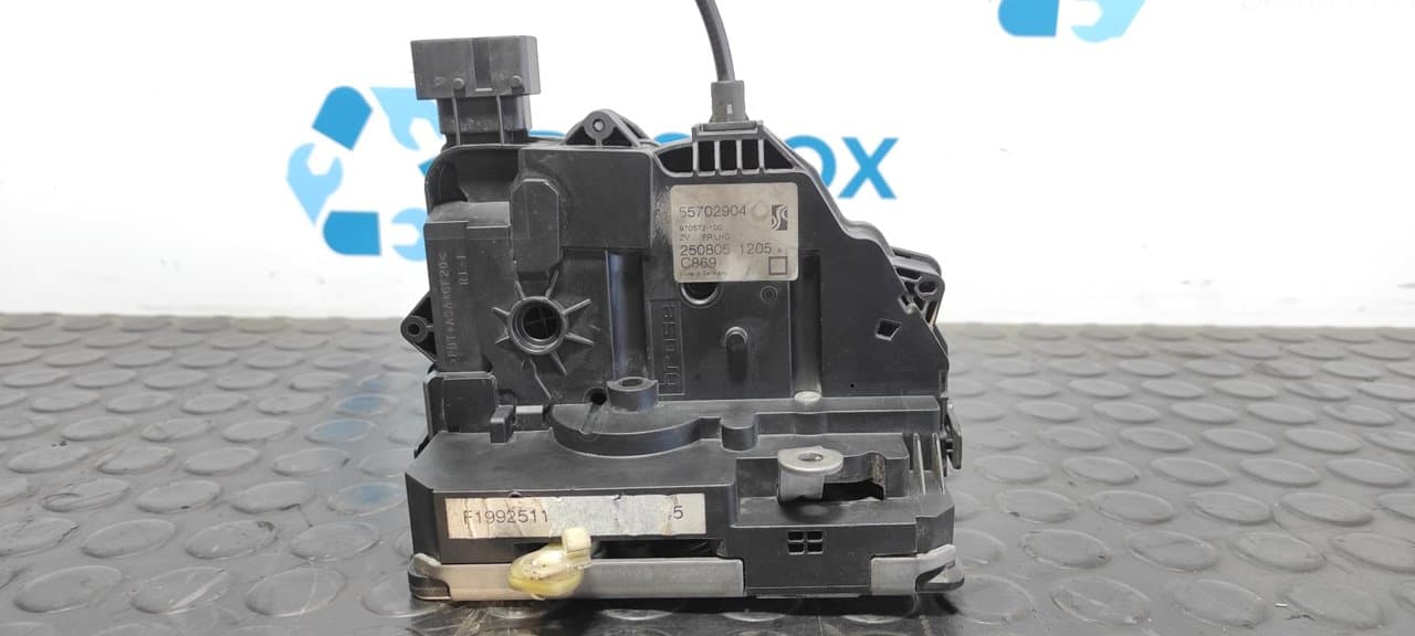 Recambio de CERRADURA PUERTA DELANTERA DERECHA para FIAT GRANDE PUNTO (199) 1.3 16V Multijet Active (55kW) 199A2000 referencia OEM IAM 55702904 - GRIS