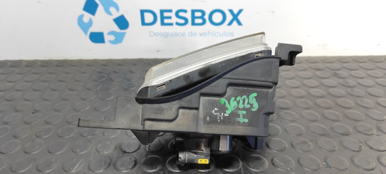 Recambio de FARO ANTINIEBLA IZQUIERDO para KIA CARNIVAL II 2.9 CRDi LX J3 referencia OEM IAM 922014D0 - AZUL 4