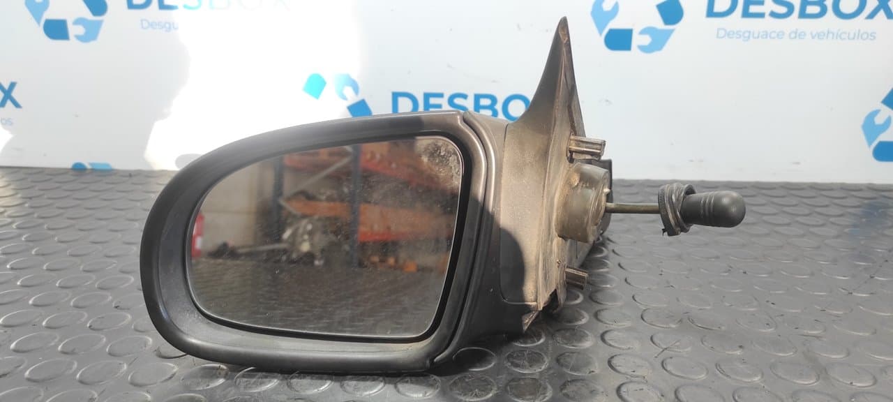 Recambio de RETROVISOR IZQUIERDO para OPEL CORSA B 1.2 X12SZ referencia OEM IAM 008062349 - BLANCO
