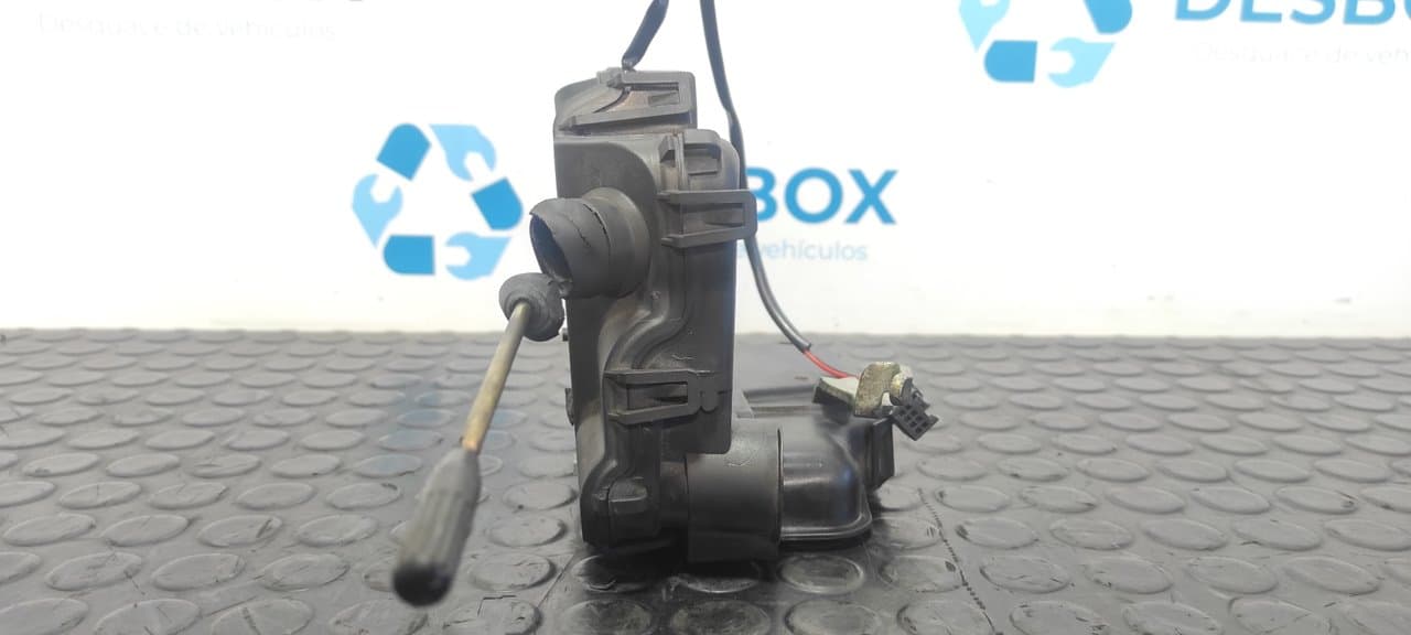 Recambio de CERRADURA PUERTA DELANTERA DERECHA para MERCEDES-BENZ CLASE CLK (W209) COUPE 2.7 CDI 20V CAT OM612967 referencia OEM IAM 2097200435Q7 - AZUL 2