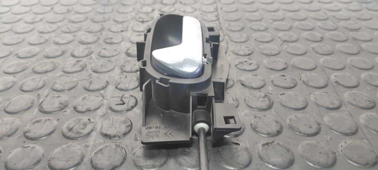 Recambio de MANETA INTERIOR DELANTERA IZQUIERDA para CITROEN C4 LIM. Sport 8F01 referencia OEM IAM 9643531 - BLANCO 4