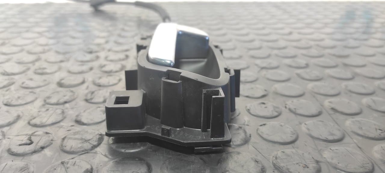 Recambio de MANETA INTERIOR DELANTERA IZQUIERDA para CITROEN C4 LIM. Sport 8F01 referencia OEM IAM 9643531 - BLANCO 2