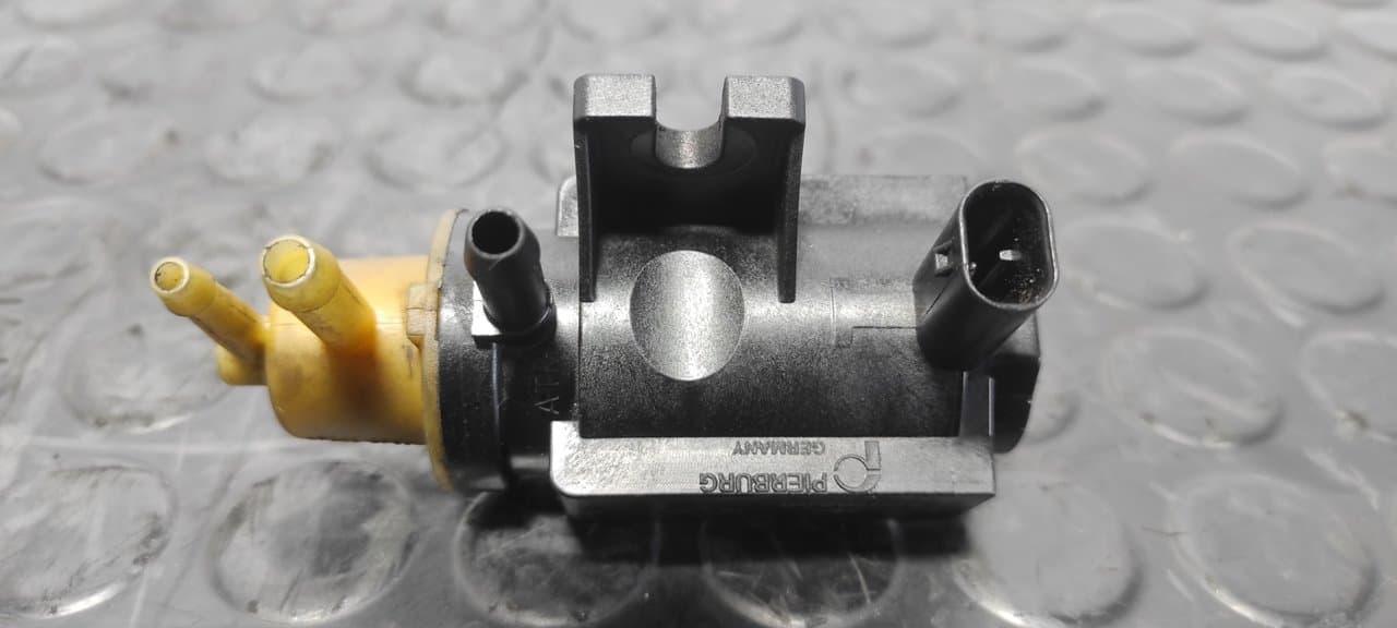 Recambio de VALVULA AIRE ADICIONAL para MERCEDES-BENZ CLASE C (W204) LIM. C 220 CDI BlueEfficiency AMG Edition (204.002) OM651911 referencia OEM IAM A0091533128 - BLANCO 5