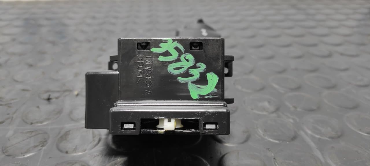 Recambio de MANDO INTERMITENTES para FORD KUGA (CBS) Titanium S TXDA referencia OEM IAM 17D9403 - BLANCO 2
