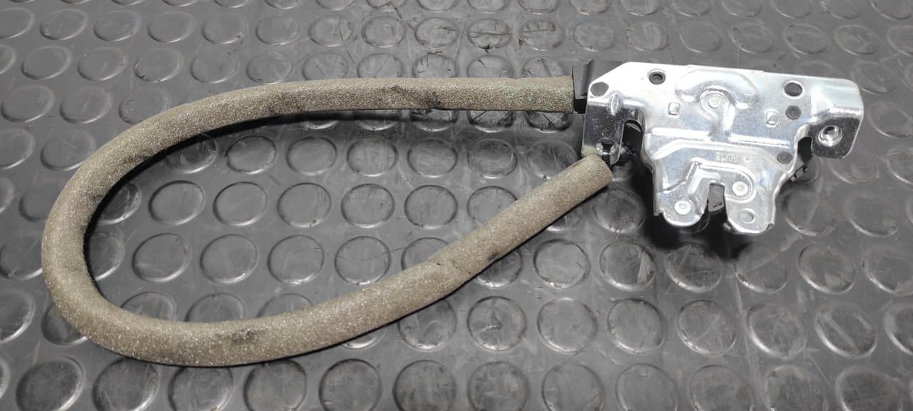 Recambio de CERRADURA MALETERO / PORTON para MERCEDES-BENZ CLASE C (W204) LIM. C 220 CDI BlueEfficiency AMG Edition (204.002) OM651911 referencia OEM IAM A2047500185 - BLANCO