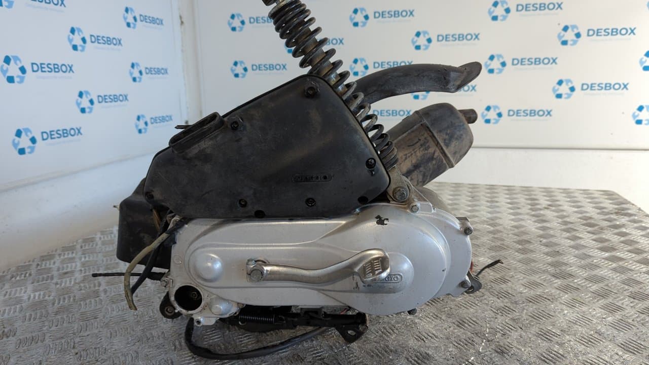 Recambio de MOTOR  para PIAGGIO (VESPA) VESPA C38 LX 50  50 referencia OEM IAM C161M - GRIS 5