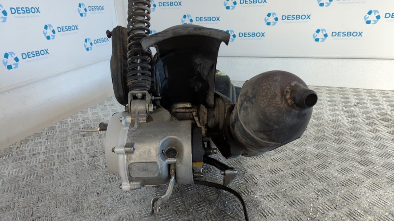 Recambio de MOTOR  para PIAGGIO (VESPA) VESPA C38 LX 50  50 referencia OEM IAM C161M - GRIS 3