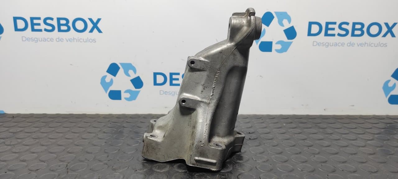 Recambio de SOPORTE MOTOR para MERCEDES-BENZ CLASE C (W204) LIM. C 220 CDI BlueEfficiency AMG Edition (204.002) OM651911 referencia OEM IAM A6512233504 - BLANCO 6