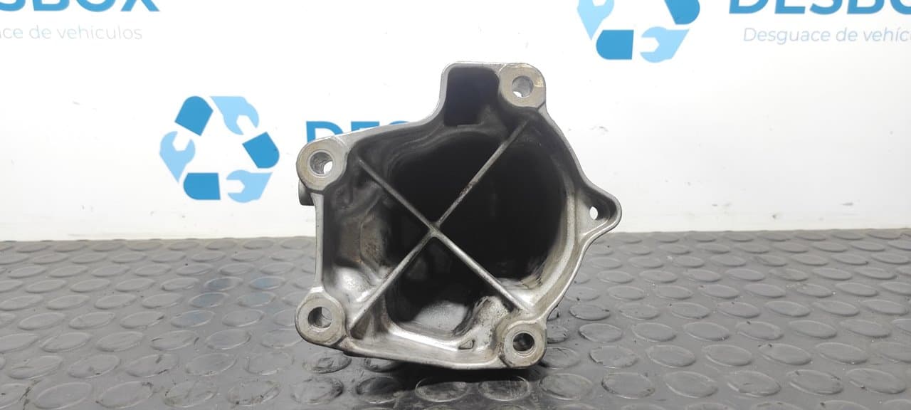 Recambio de SOPORTE MOTOR para MERCEDES-BENZ CLASE C (W204) LIM. C 220 CDI BlueEfficiency AMG Edition (204.002) OM651911 referencia OEM IAM A6512233504 - BLANCO 2