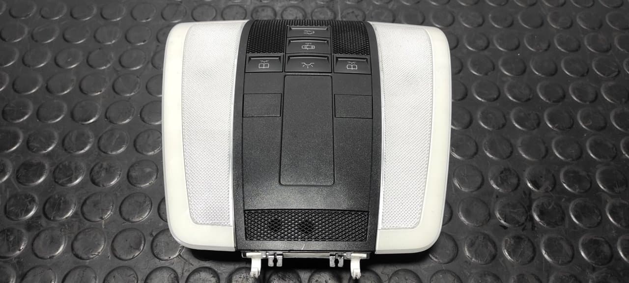 Recambio de LUZ INTERIOR para MERCEDES-BENZ CLASE C (W204) LIM. C 220 CDI BlueEfficiency AMG Edition (204.002) OM651911 referencia OEM IAM A2048202001 - BLANCO
