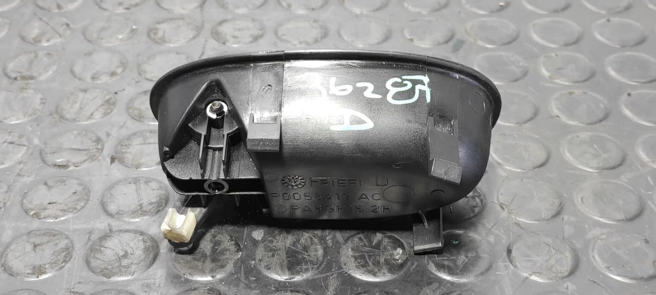 Recambio de MANETA INTERIOR DELANTERA DERECHA para MERCEDES-BENZ CLASE CLK (W209) COUPE 2.7 CDI 20V CAT OM612967 referencia OEM IAM P0058419AC - AZUL 4