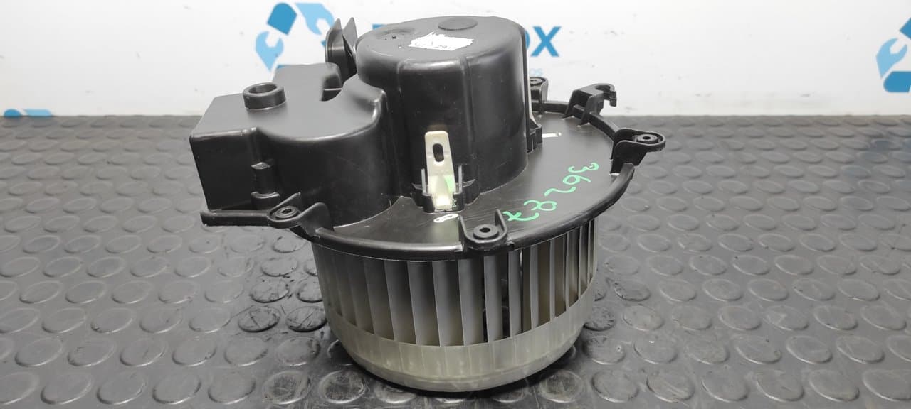 Recambio de MOTOR CALEFACCION para MERCEDES-BENZ CLASE CLK (W209) COUPE 2.7 CDI 20V CAT OM612967 referencia OEM IAM 9400784 - AZUL