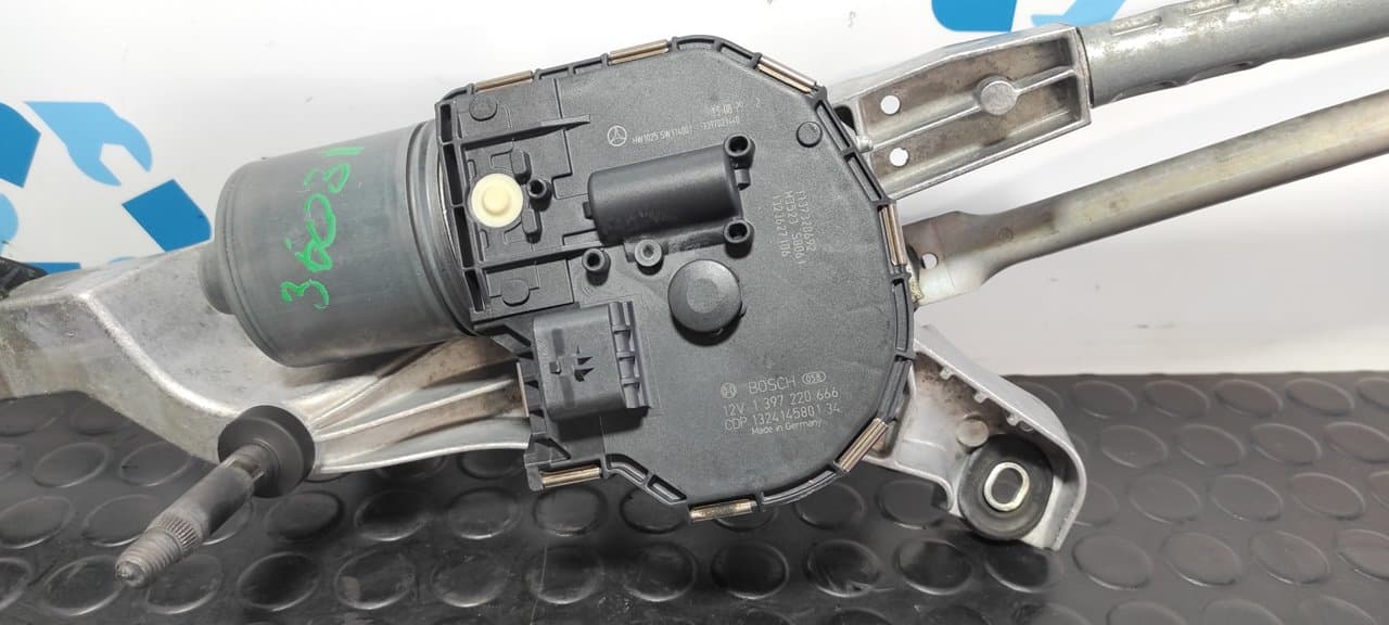 Recambio de MOTOR LIMPIA DELANTERO para MERCEDES-BENZ CLASE C (W204) LIM. OM651911 referencia OEM IAM A2048201040 - BLANCO 2