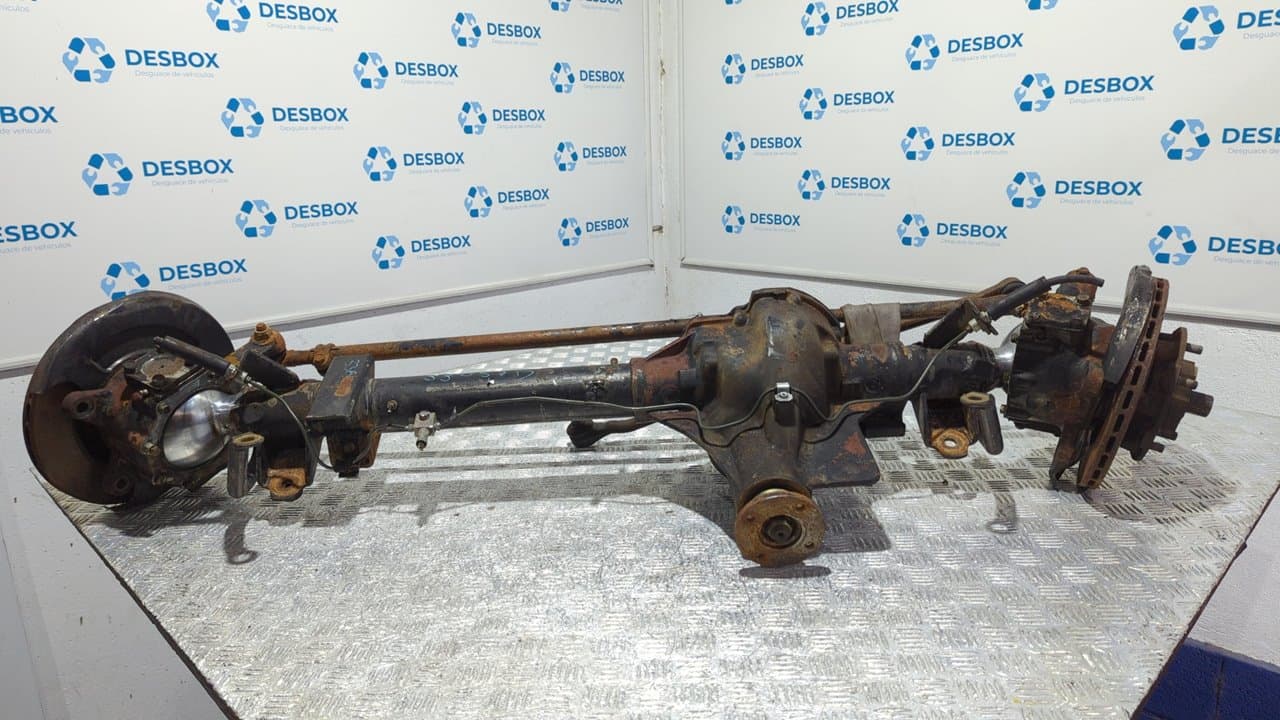 Recambio de PUENTE DELANTERO para NISSAN PATROL (K/W260) 2.7 Turbodiesel RD28 referencia OEM IAM 38511G9640 - GRIS