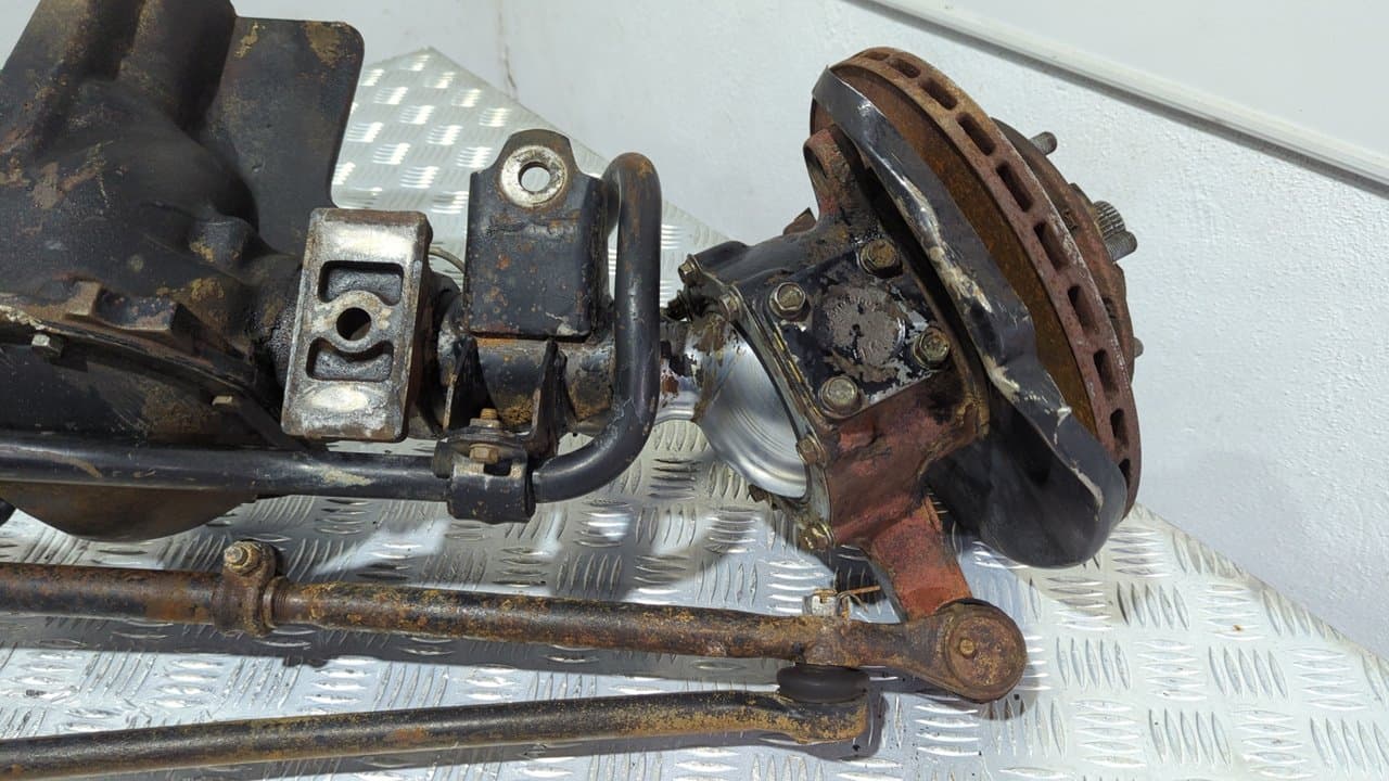 Recambio de PUENTE DELANTERO para NISSAN PATROL (K/W260) 2.7 Turbodiesel RD28 referencia OEM IAM 38511G9640 - GRIS 4