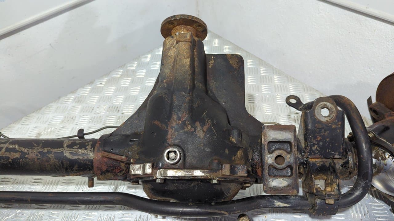 Recambio de PUENTE DELANTERO para NISSAN PATROL (K/W260) 2.7 Turbodiesel RD28 referencia OEM IAM 38511G9640 - GRIS 10