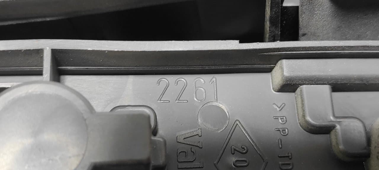 Recambio de PILOTO TRASERO DERECHO para RENAULT LAGUNA (B56) 2.0 N7Q700 referencia OEM IAM 2261 - NEGRO 5