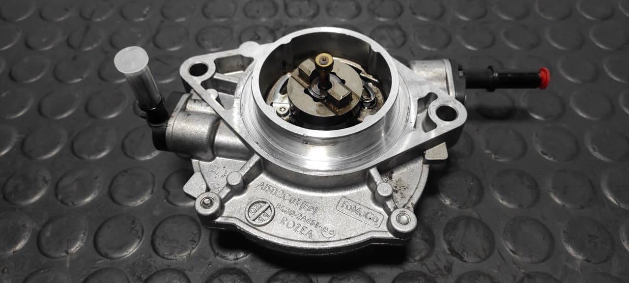 Recambio de DEPRESOR FRENO / BOMBA VACIO para FORD TRANSIT CAJA CERRADA '06 FT 260 K Trend LKW CYRB referencia OEM IAM BK3Q2A451 - BLANCO