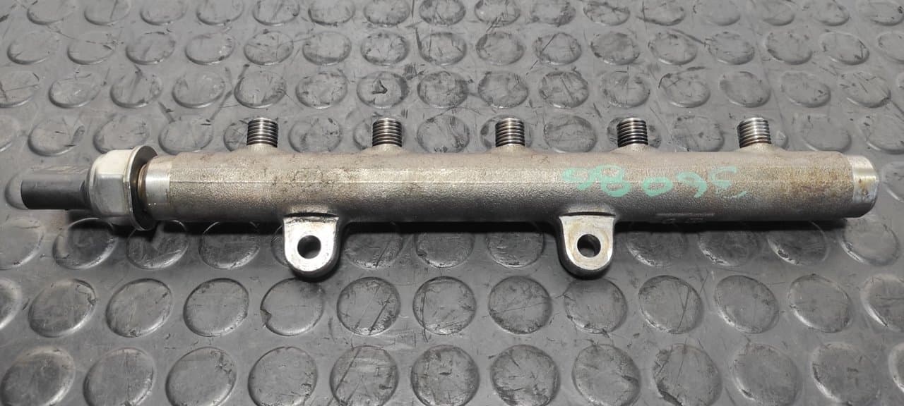 Recambio de RAMPA INYECTORA para FORD TRANSIT CAJA CERRADA '06 FT 260 K Trend LKW CYRB referencia OEM IAM BK2Q9D280AB - BLANCO 3