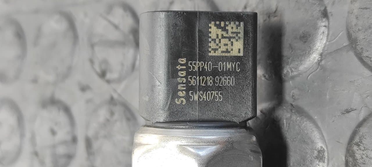 Recambio de RAMPA INYECTORA para FORD TRANSIT CAJA CERRADA '06 FT 260 K Trend LKW CYRB referencia OEM IAM BK2Q9D280AB - BLANCO 4