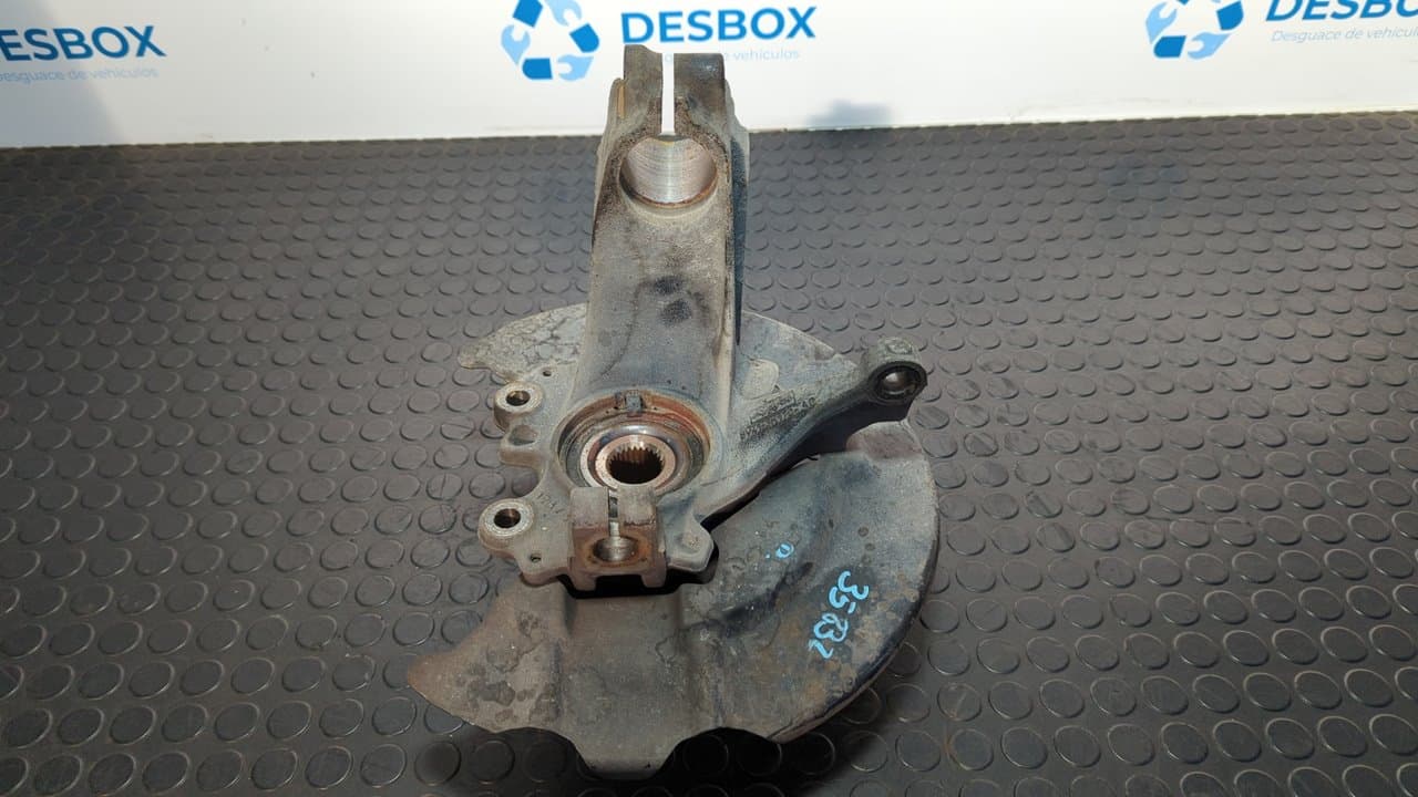 Recambio de MANGUETA DELANTERA DERECHA para FORD KUGA (CBS) TXDA referencia OEM IAM 8V413K170AD - BLANCO