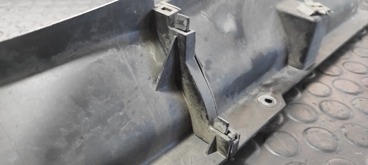 Recambio de CALANDRA DELANTERA DE RADIADOR para RENAULT MAXITY FgDk 150.35/45 ZD30 - BLACNO 2