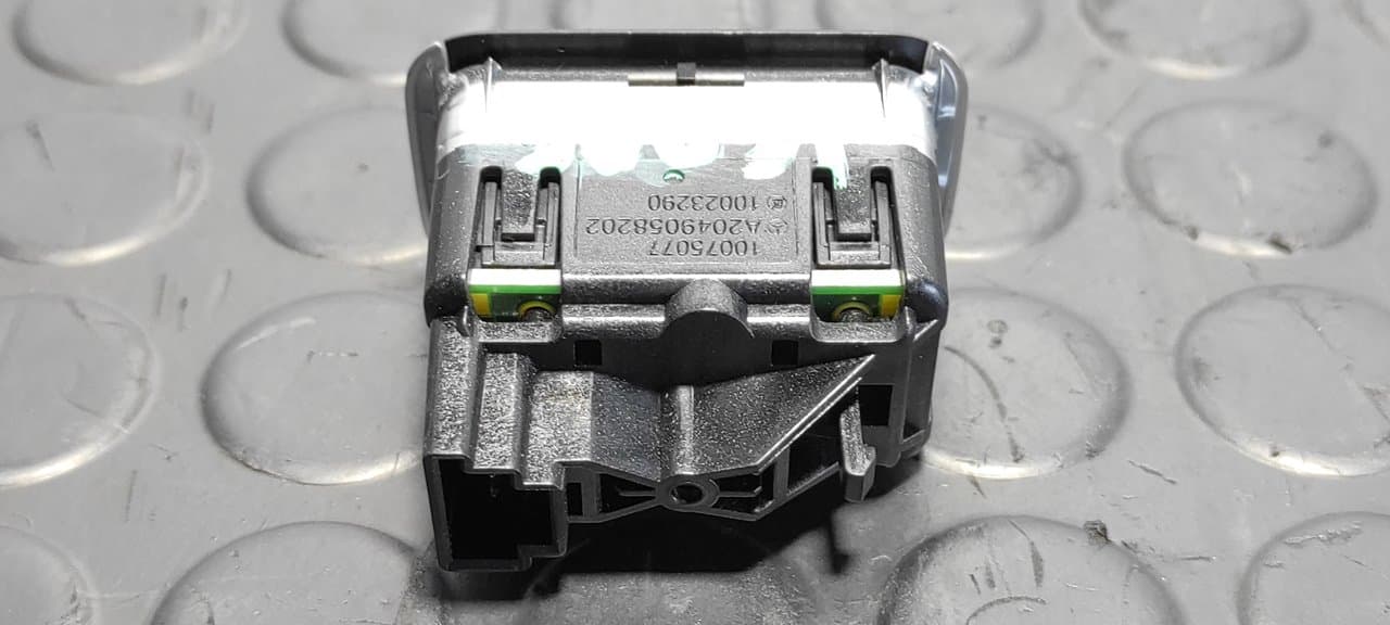 Recambio de MANDO ELEVALUNAS TRASERO DERECHO para MERCEDES-BENZ CLASE C (W204) LIM. C 220 CDI BlueEfficiency AMG Edition (204.002) OM651911 referencia OEM IAM A2049058202 - BLANCO 3
