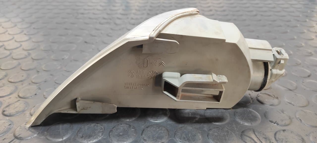 Recambio de PILOTO DELANTERO DERECHO para CITROEN XANTIA BERLINA 1.9 TD Exclusive DHX referencia OEM IAM  AX01980 - GRIS 4