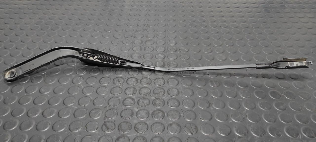 Recambio de BRAZO LIMPIA DELANTERO DERECHO para BMW SERIE 1 BERLINA (E81/E87) 120d N47D20A referencia OEM IAM 61617122136 - BLANCO
