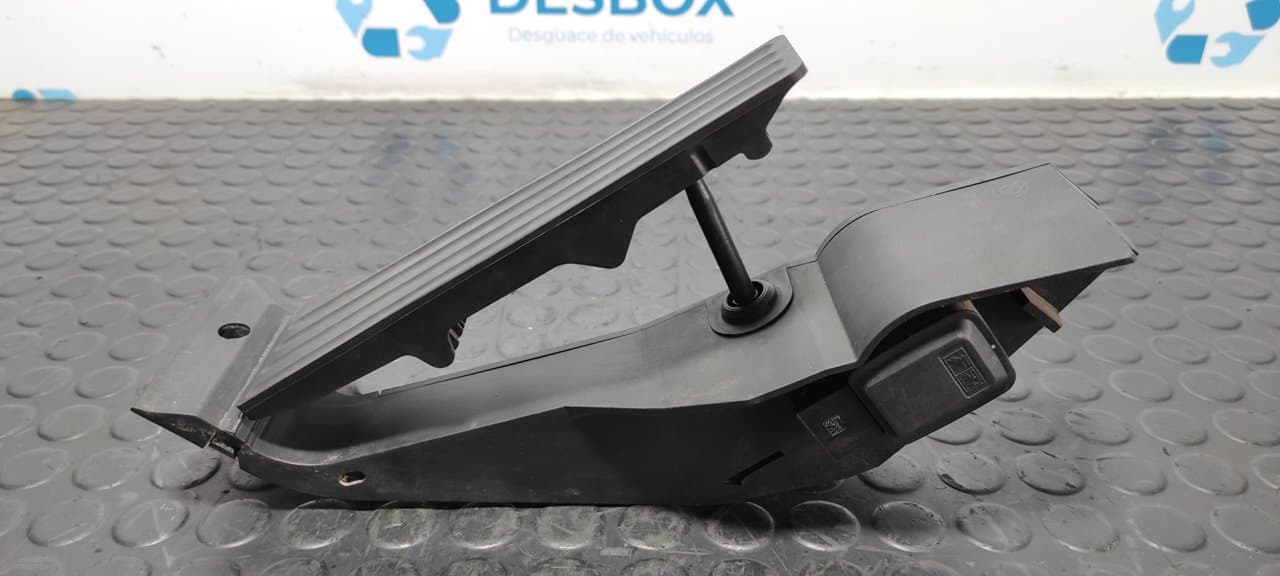 Recambio de POTENCIOMETRO PEDAL para BMW SERIE 1 BERLINA (E81/E87) 120d N47D20A referencia OEM IAM 3542676693002 - BLANCO