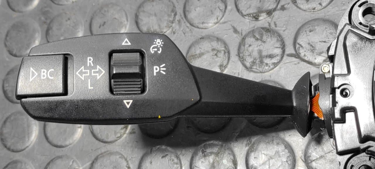 Recambio de MANDO MULTIFUNCION para BMW SERIE 1 BERLINA (E81/E87) N47D20A referencia OEM IAM LZ695568302 - BLANCO 11