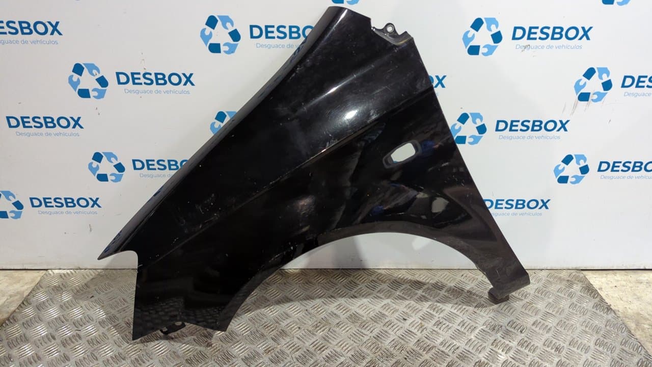 Recambio de ALETA DELANTERA IZQUIERDA para HYUNDAI GETZ (TB) 1.3 Básico G4EA - NEGRO