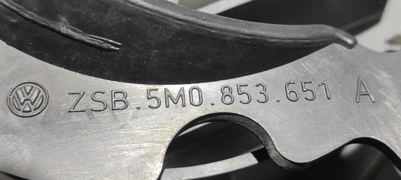Recambio de REJILLA DELANTERA para VOLKSWAGEN GOLF PLUS (521) Advance BKD referencia OEM IAM  5M0853655A - AZUL 5