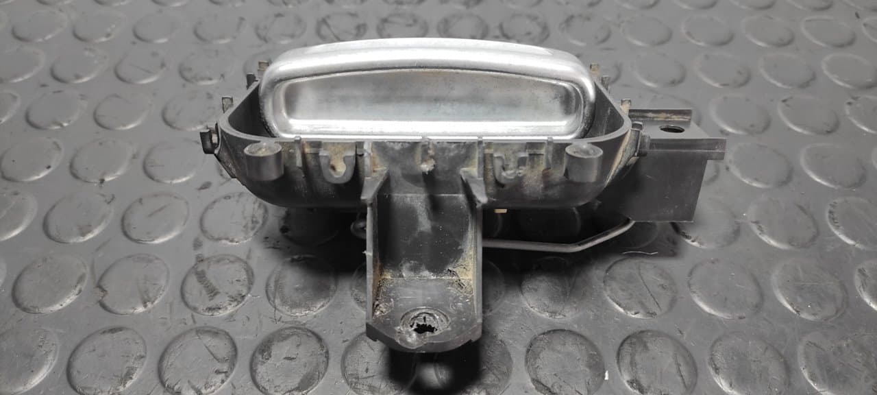 Recambio de MANETA INTERIOR LATERAL IZQUIERDA para PEUGEOT 807 2.2 HDi FAP CAT (4HW) 4HXDW12TED4FAP referencia OEM IAM 1485470077 - GRIS 2