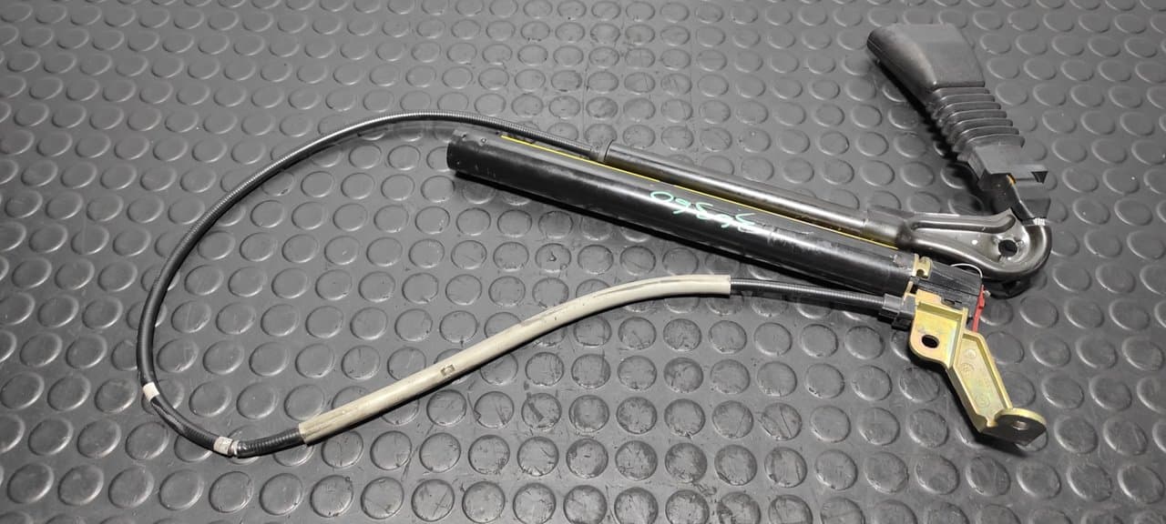 Recambio de ENGANCHE CINTURON DELANTERO DERECHO para OPEL COMBO (CORSA B) 1.7 Diesel X17D referencia OEM IAM 90387492 - BLANCO