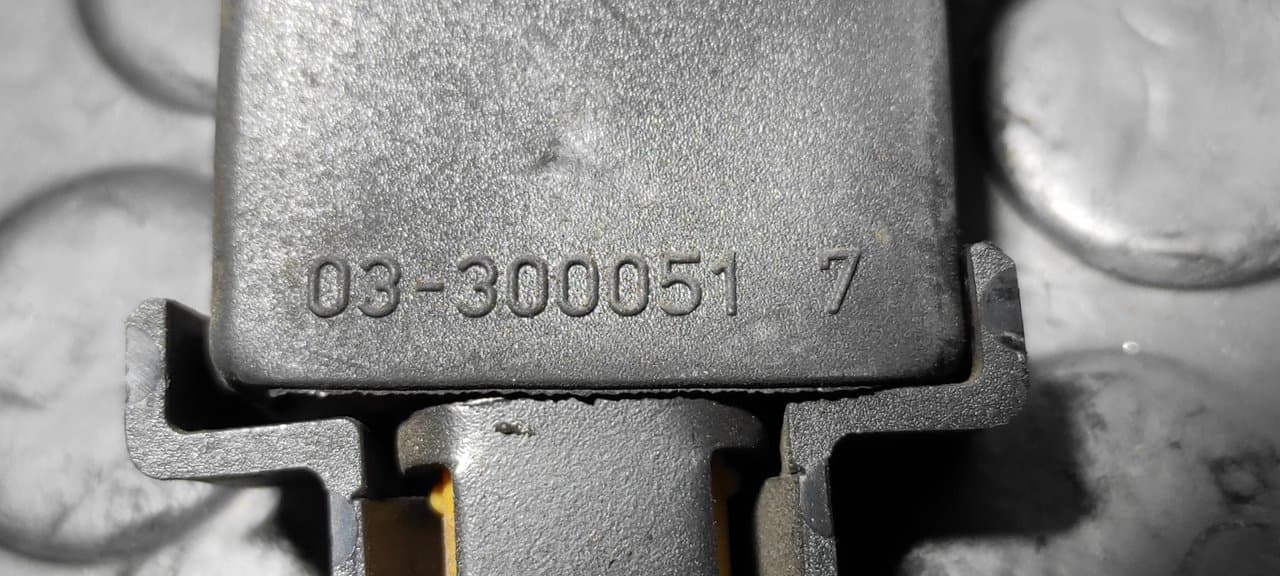 Recambio de ENGANCHE CINTURON DELANTERO DERECHO para OPEL COMBO (CORSA B) 1.7 Diesel X17D referencia OEM IAM 90387492 - BLANCO 2