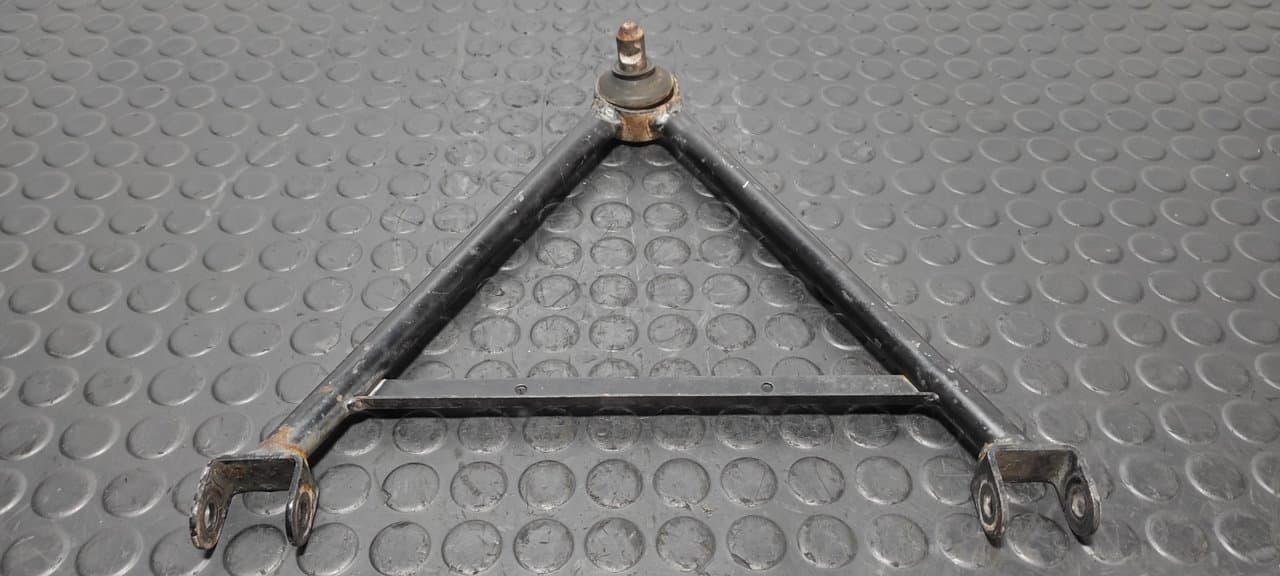 Recambio de BRAZO IZQUIERDO INFERIOR DELANTERO para LIGIER NOVA LDW502 LOMBARDINI - AMARILLO 3